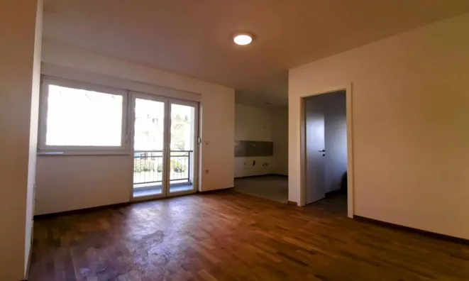 Недвижимость Двухкомнатная квартира Оприч: 4