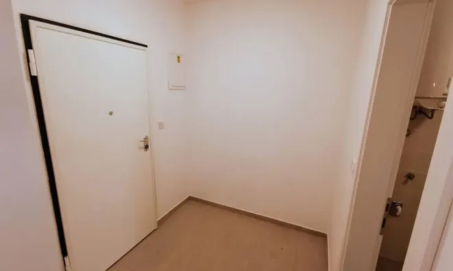 Недвижимость Двухкомнатная квартира Оприч: 12