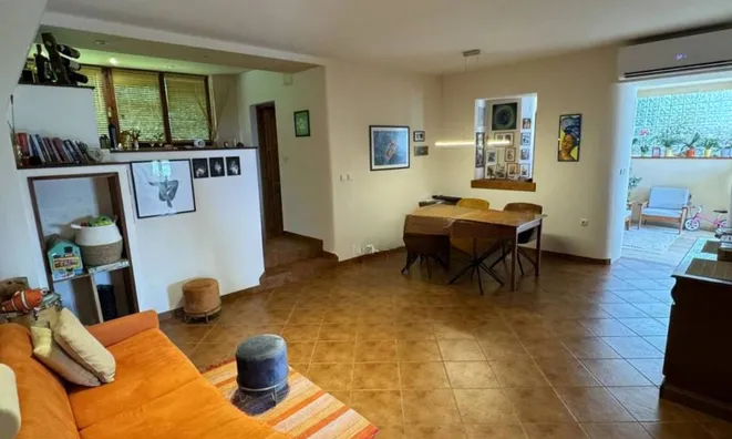 Недвижимость Четырехкомнатная квартира в центре Опатии: 1