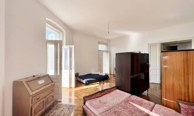 Недвижимость Трехкомнатная квартира Центр: 7