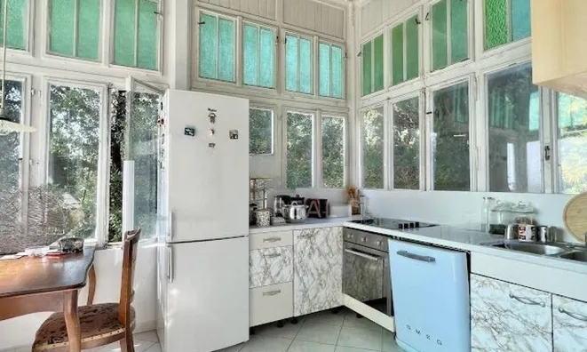 Недвижимость Трехкомнатная квартира Центр: 12