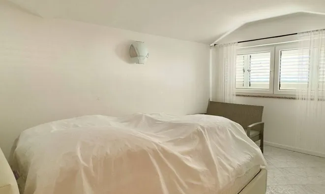 Недвижимость Четырехкомнатная квартира Оприч: 5