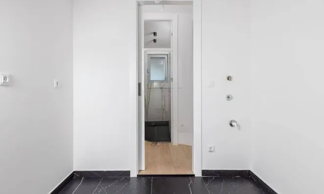 Недвижимость Четырехкомнатная квартира Центр: 7