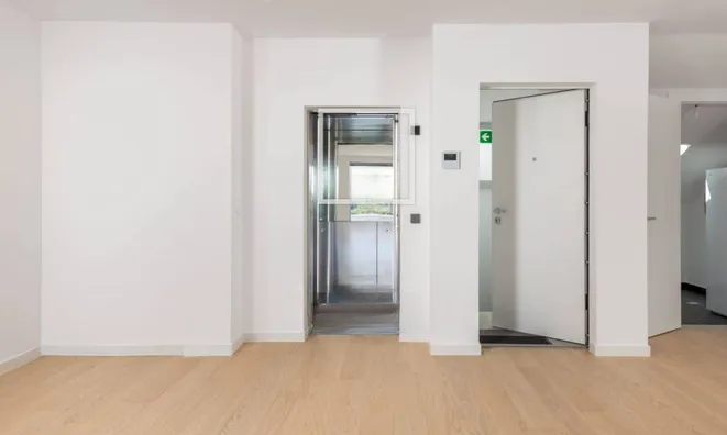 Недвижимость Четырехкомнатная квартира Центр: 30