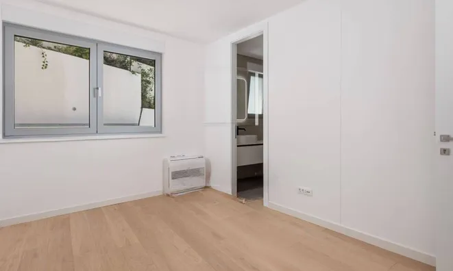 Недвижимость Трехкомнатная квартира в Центре: 13