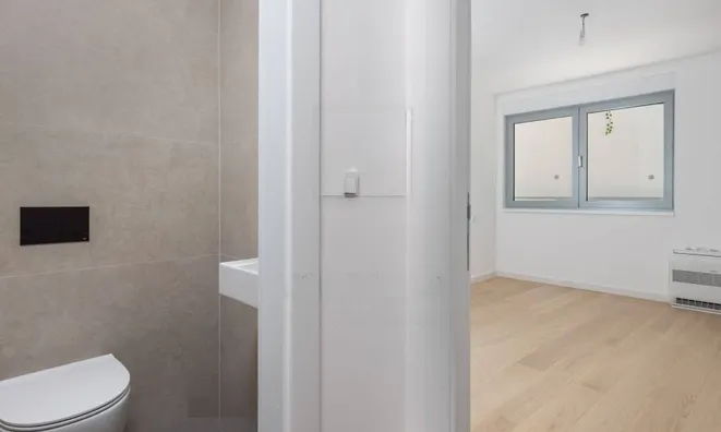 Недвижимость Трехкомнатная квартира в Центре: 18