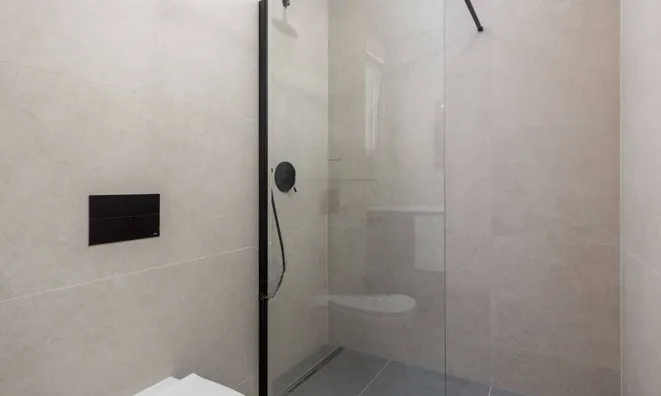 Недвижимость Трехкомнатная квартира в Центре: 20