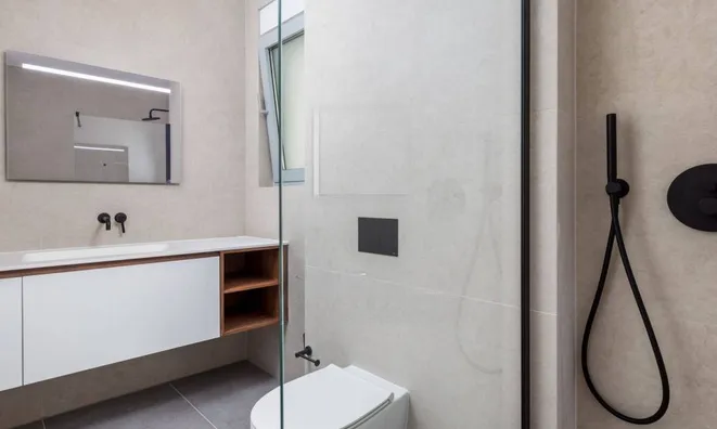 Недвижимость Трехкомнатная квартира в Центре: 21