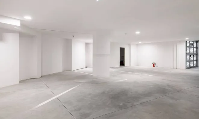 Недвижимость Трехкомнатная квартира в Центре: 23