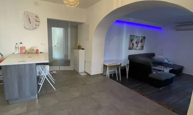 Недвижимость Трёхкомнатная квартира в центре: 5