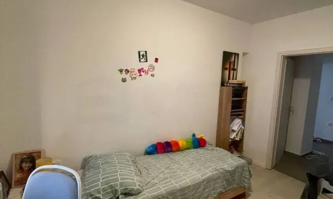 Недвижимость Трёхкомнатная квартира в центре: 11