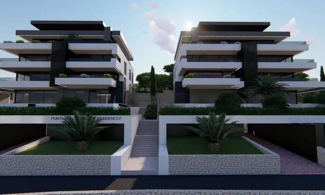 Недвижимость Четырехкомнатная квартира Центр: 3