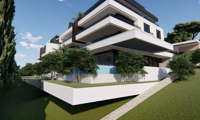 Недвижимость Четырехкомнатная квартира Центр: 4