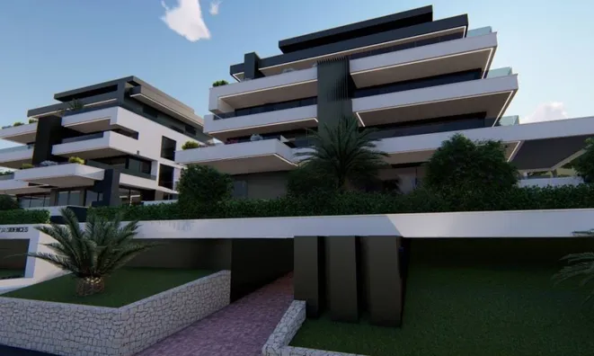 Недвижимость Четырехкомнатная квартира Центр: 5