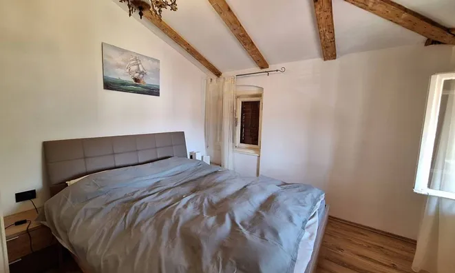 Недвижимость Трехкомнатная квартира в центре: 6