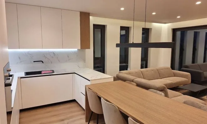 Недвижимость Трехкомнатная квартира Центр: 7