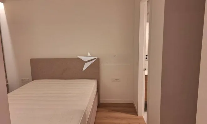 Недвижимость Трехкомнатная квартира Центр: 8