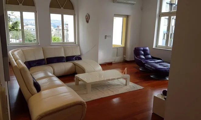 Недвижимость Трёхкомнатная квартира, Центр: 2