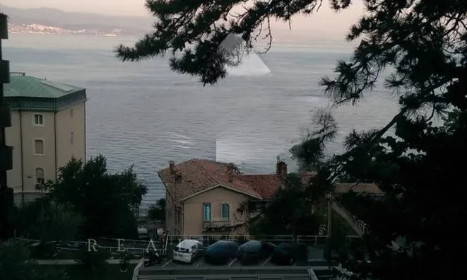 Недвижимость Трёхкомнатная квартира, Центр: 10