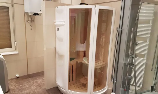 Недвижимость Трёхкомнатная квартира, Центр: 30