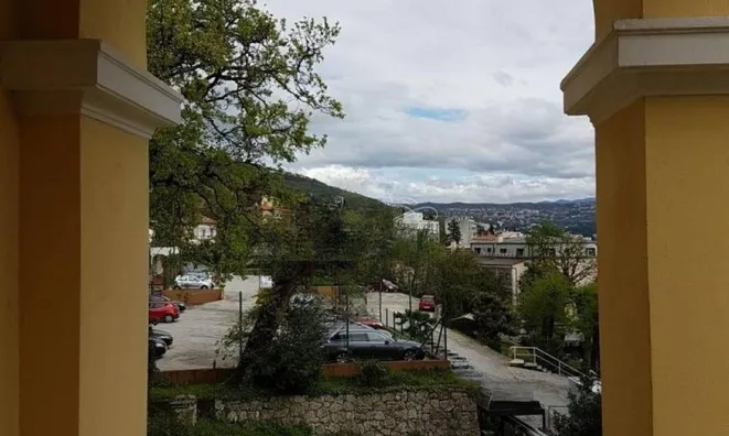 Недвижимость Трёхкомнатная квартира, Центр: 37