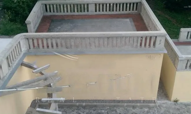 Недвижимость Трёхкомнатная квартира, Центр: 44