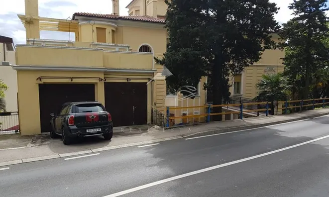 Недвижимость Трёхкомнатная квартира, Центр: 45