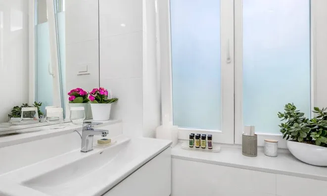 Недвижимость Трехкомнатная квартира в центре: 13