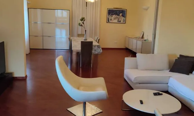 Недвижимость Трехкомнатная квартира Центр: 5