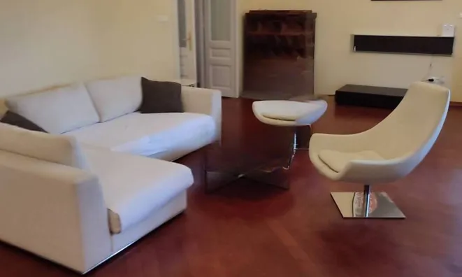 Недвижимость Трехкомнатная квартира Центр: 6