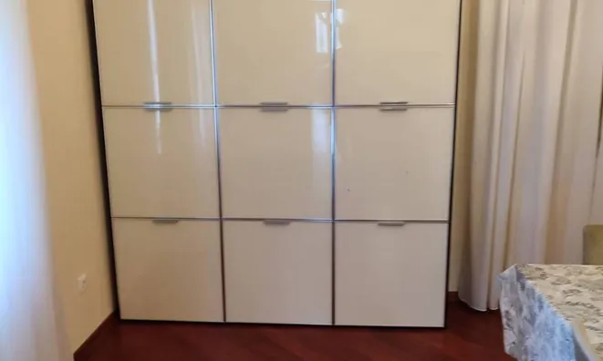 Недвижимость Трехкомнатная квартира Центр: 8