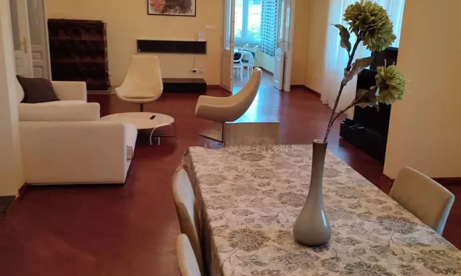 Недвижимость Трехкомнатная квартира Центр: 10