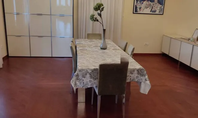 Недвижимость Трехкомнатная квартира Центр: 12