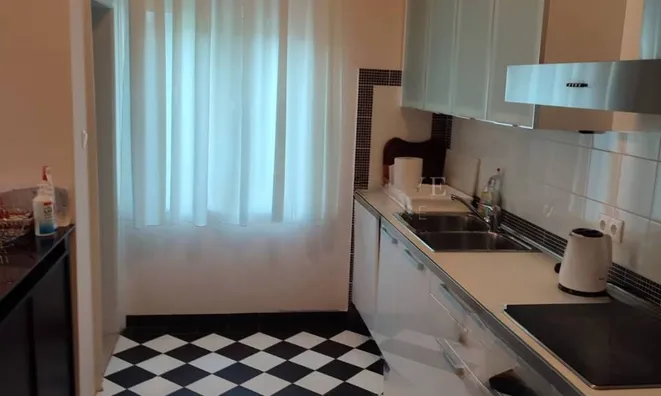 Недвижимость Трехкомнатная квартира Центр: 18