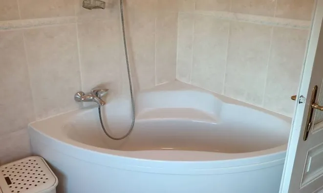 Недвижимость Трехкомнатная квартира Центр: 40