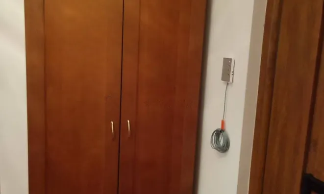 Недвижимость Трехкомнатная квартира Центр: 42