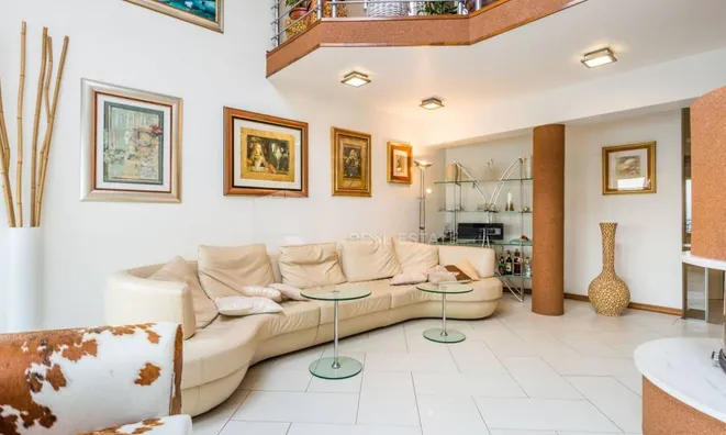 Недвижимость Четырехкомнатная квартира в центре Опатии: 16