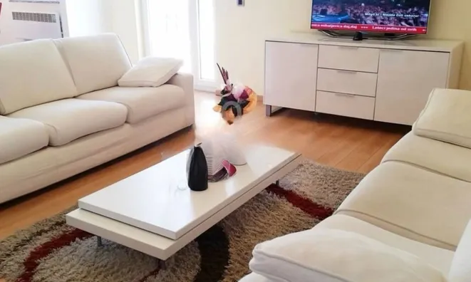 Недвижимость Четырехкомнатная квартира-министр: 8