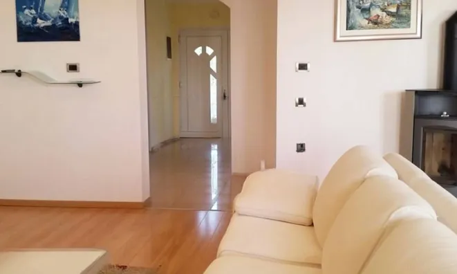 Недвижимость Четырехкомнатная квартира-министр: 9