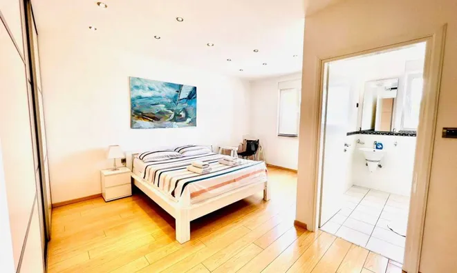 Недвижимость Четырехкомнатная квартира-министр: 13