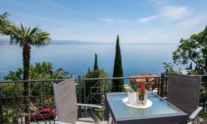 Недвижимость Четырехкомнатная квартира в центре Опатии: 1