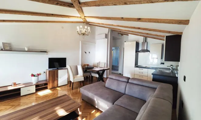 Недвижимость Двухкомнатная квартира в центре Опатии: 1