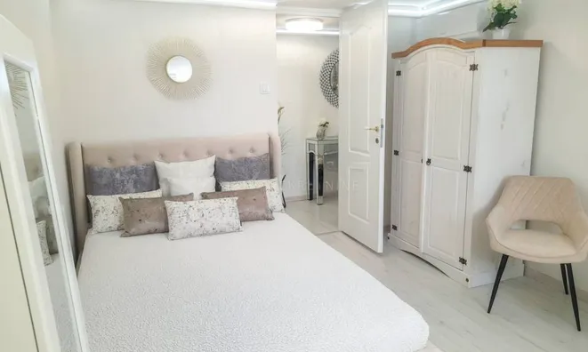 Недвижимость Четырехкомнатная квартира Центр: 8