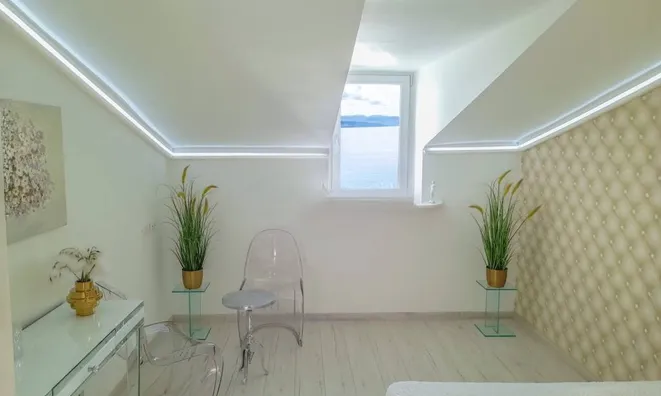 Недвижимость Четырехкомнатная квартира Центр: 9