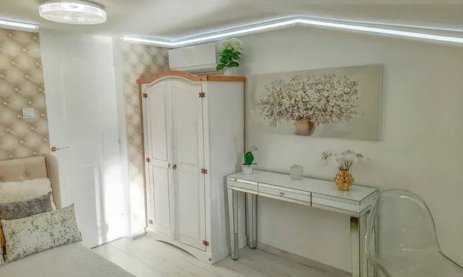 Недвижимость Четырехкомнатная квартира Центр: 10