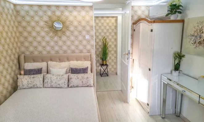 Недвижимость Четырехкомнатная квартира Центр: 11