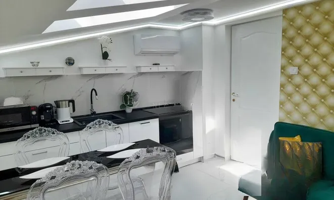 Недвижимость Четырехкомнатная квартира Центр: 13