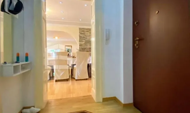 Недвижимость Трехкомнатная квартира в центре: 19