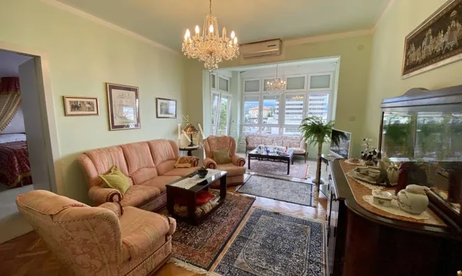 Недвижимость Четырехкомнатная квартира в Центре Опа́хии: 1