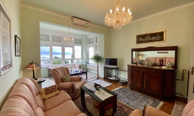 Недвижимость Четырехкомнатная квартира в Центре Опа́хии: 2